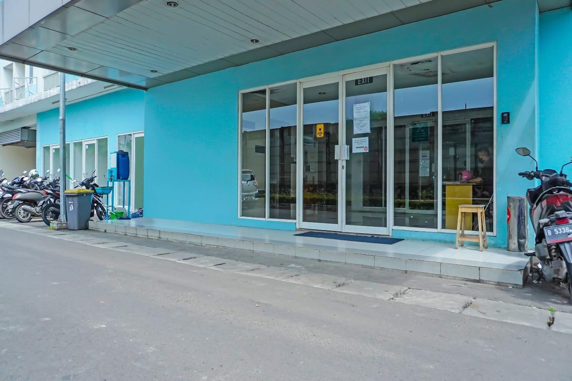 Oyo 90391 Gkitroom Karawang Buitenkant foto